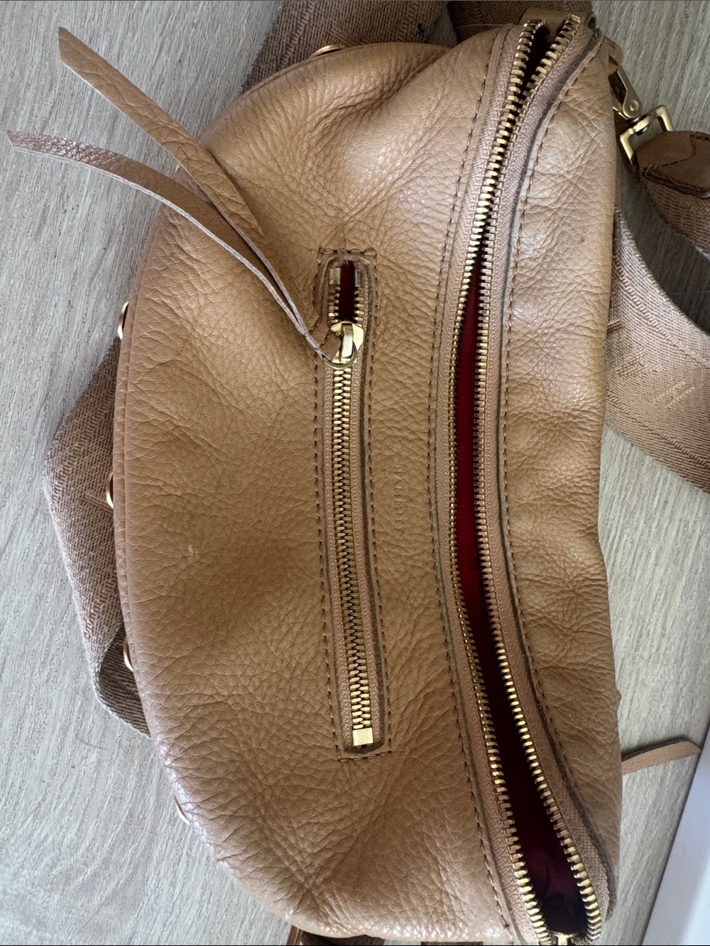 Hammitt Charles medium cross body purse - Picture 6 of 9